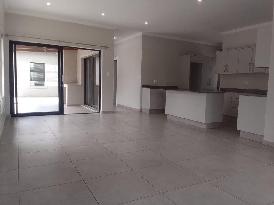 To Let 3 Bedroom Property for Rent in Blue Mountain Village Western Cape